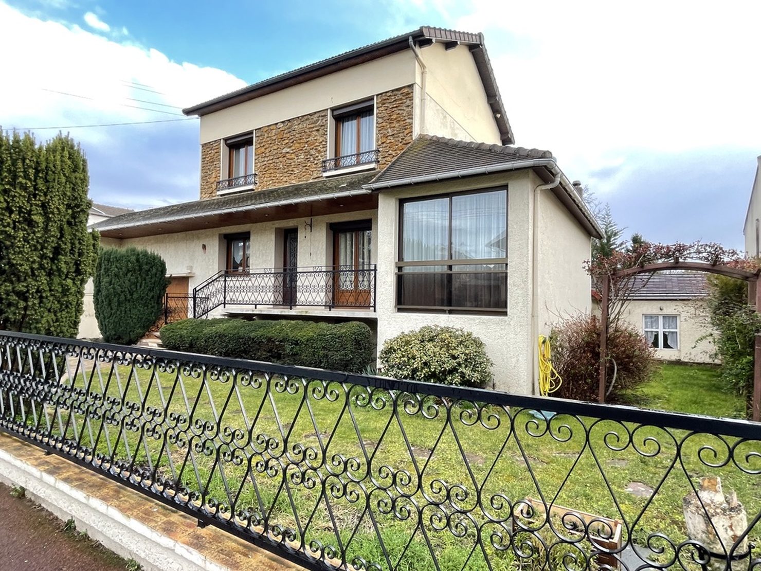 Bien 5 Pièces à Livry Gargan - 350 000