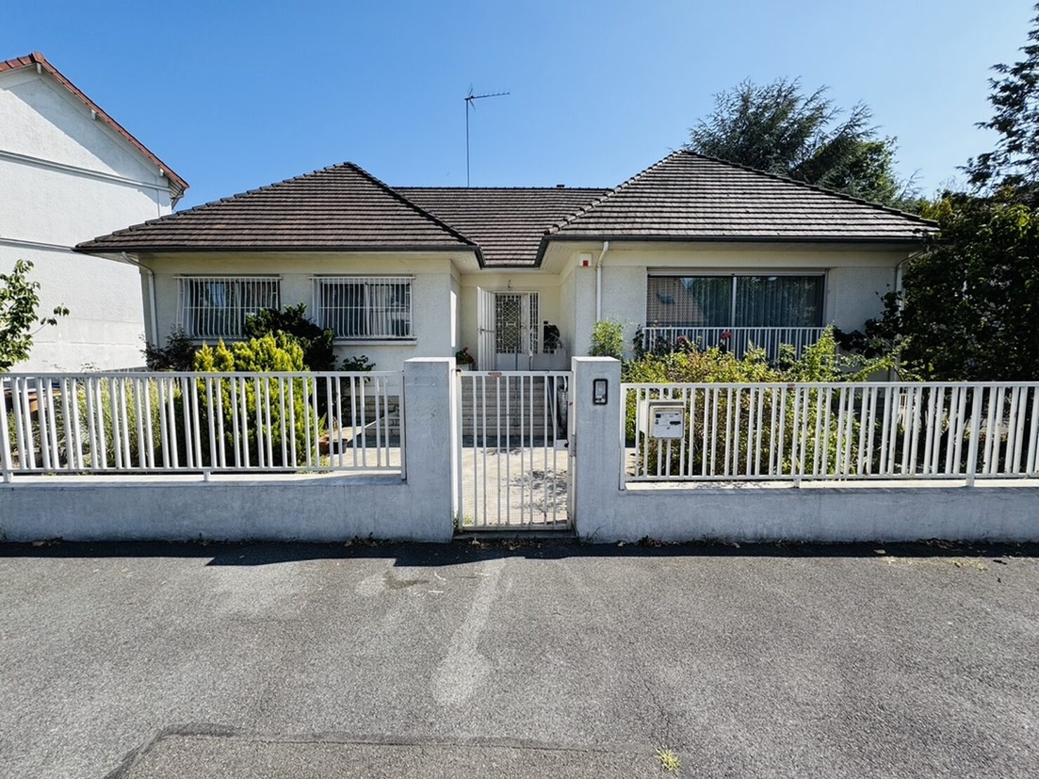 Maison 8 pièces 219 m² · à Livry Gargan · 219 m² · 790 000 €